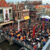 Koningsfeest op de brug