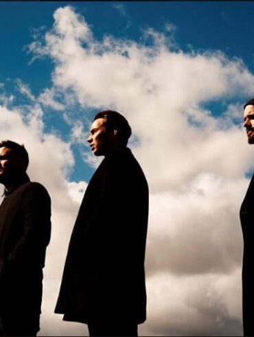 Header van event White Lies in Victorie