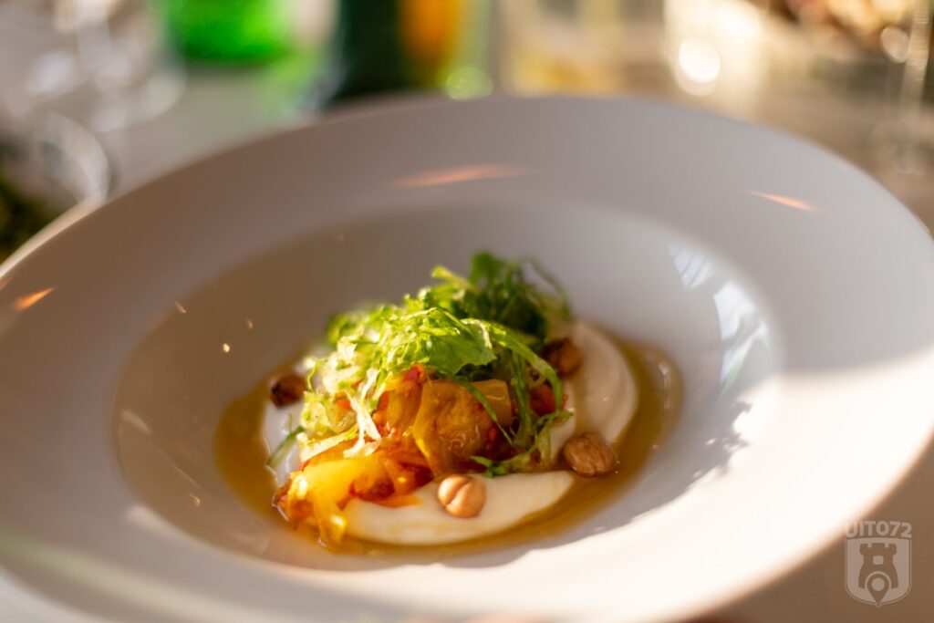 Labneh Lebowski met kimchi, hazelnoot en honing - soul beach