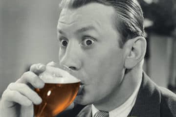 Man drinkt bier - The Beergarden
