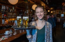 Isa -Café De Pilaren (leukste bartender van Alkmaar)