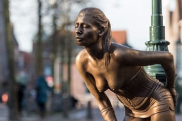 Susanne: standbeeld van Prostituee op Achterdam