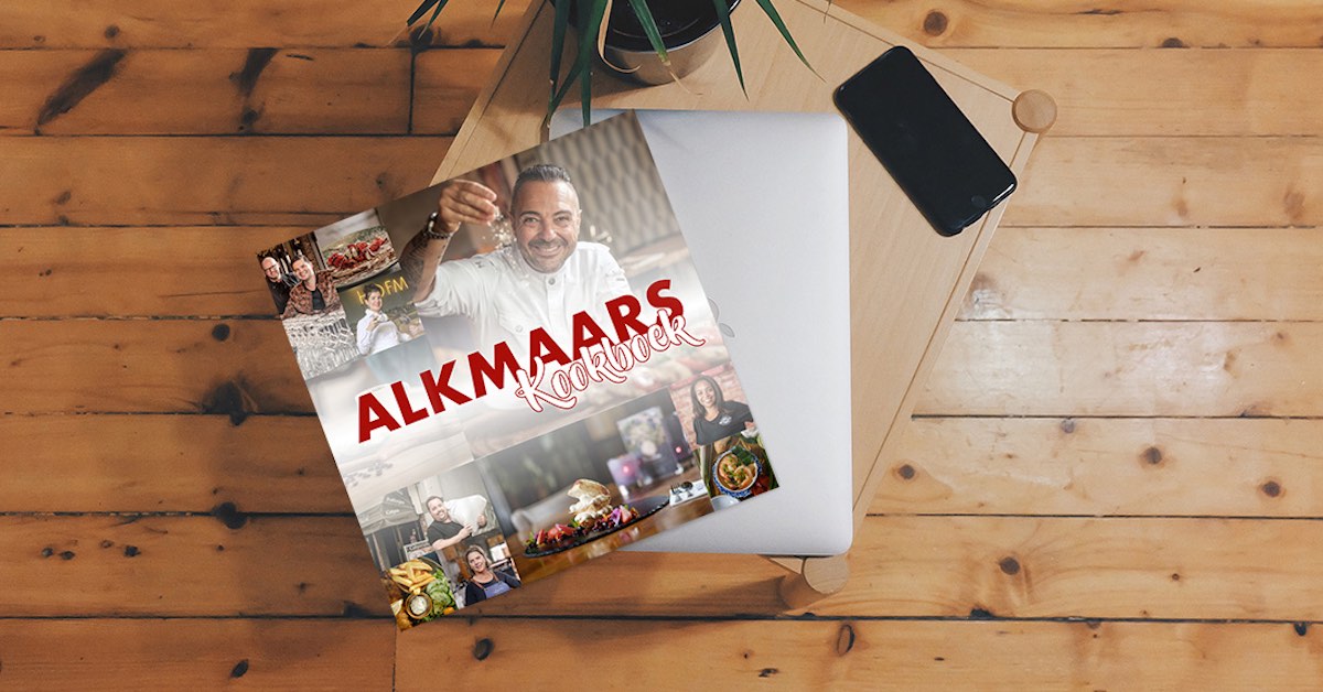 Alkmaars Kookboek op tafel