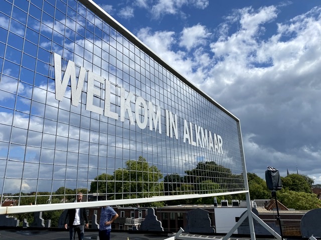 Welkom in Alkmaar op dak in Amersfoort