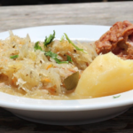 Heel Alkmaar eet zuurkool parelhoen