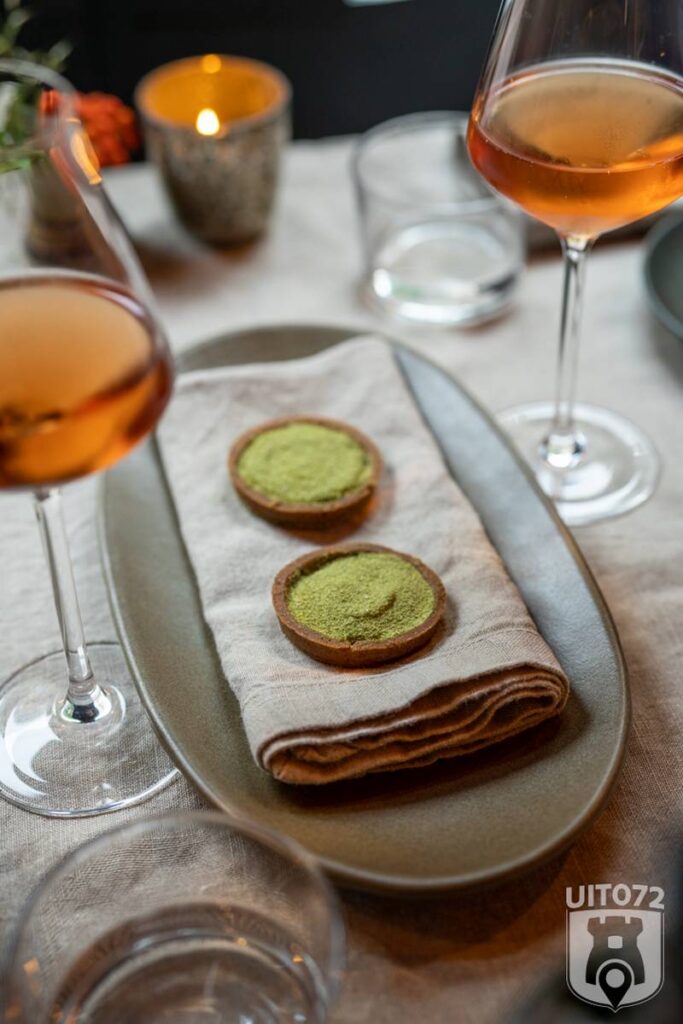 Tartelete met crème van 19-jaar oude Beemsterkaas en preipoeder