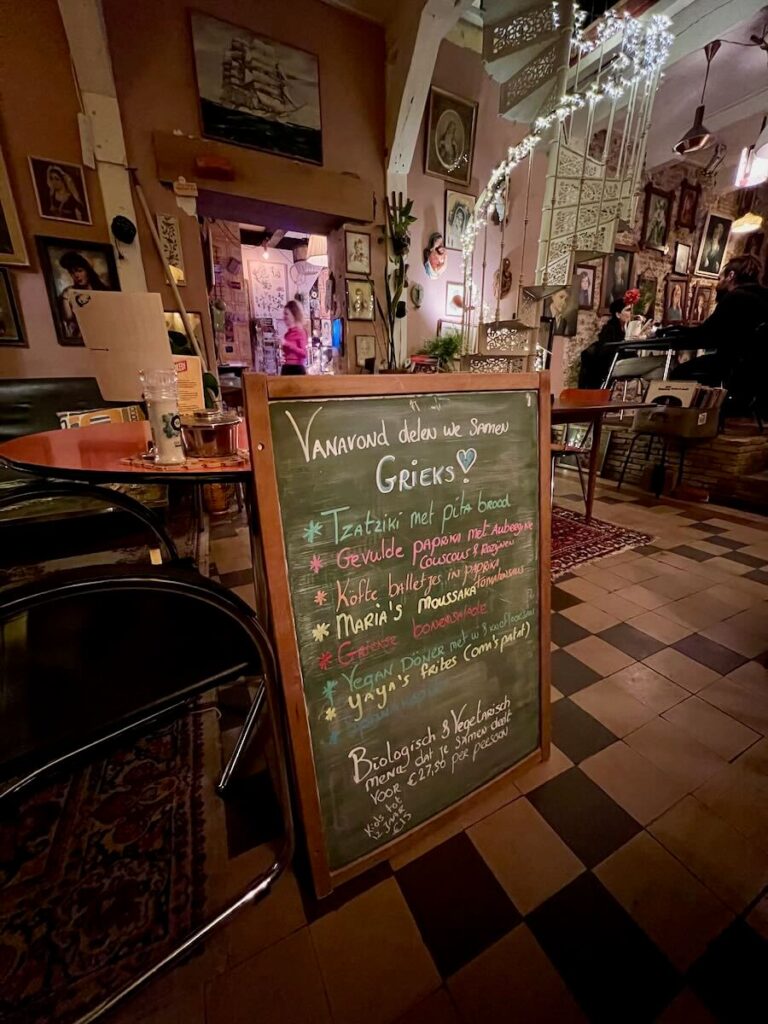 SOEPP: Bord met gerechten