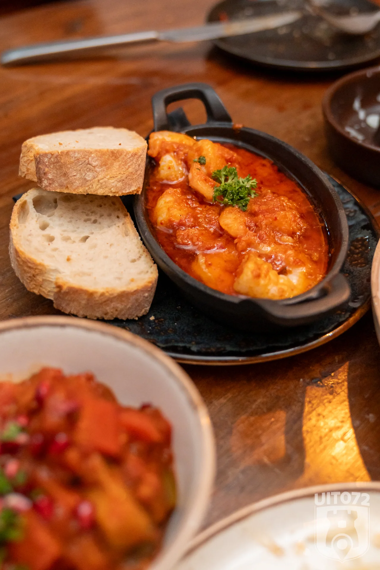 UIT072_RvdE_Jonas-gamba