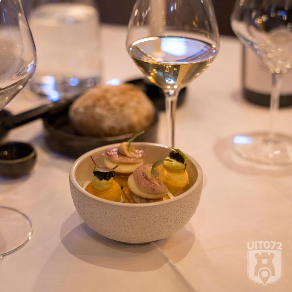 Amuse met paling en eendenlever (De Essentie Heiloo)